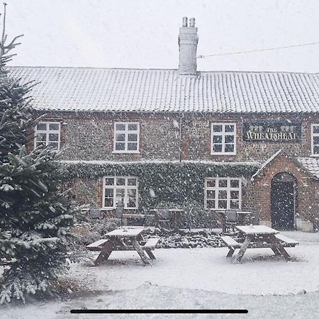 The Wheatsheaf West Beckham Bed & Breakfast Norwich Exterior photo